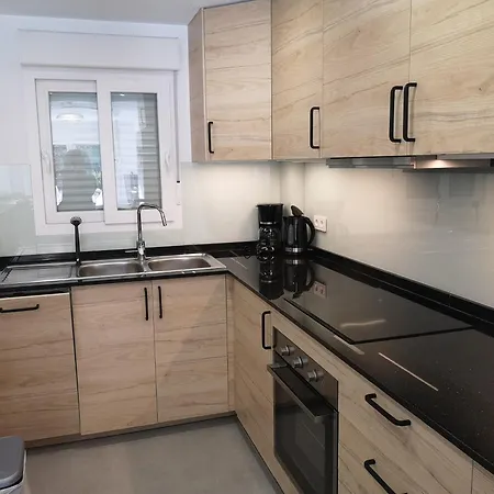 De Diseno Con Piscina Y Garaje *